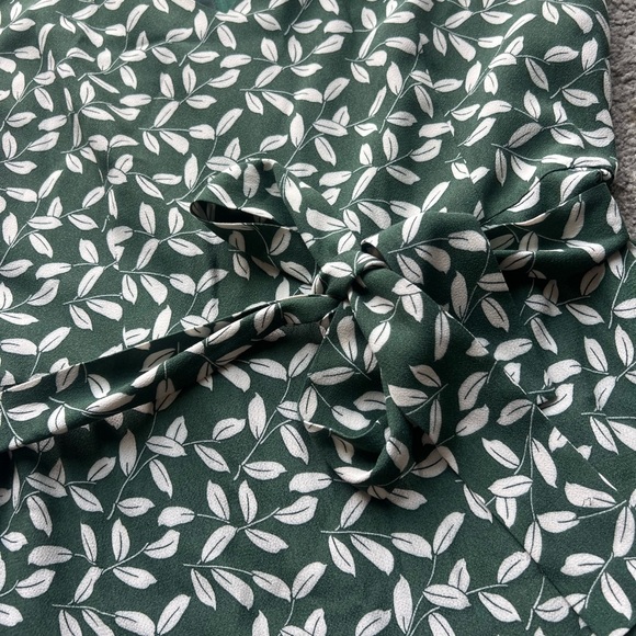 Lafayette 148 New York Telson Green Leaf Print Belted Midi Dress - Picture 5 of 6